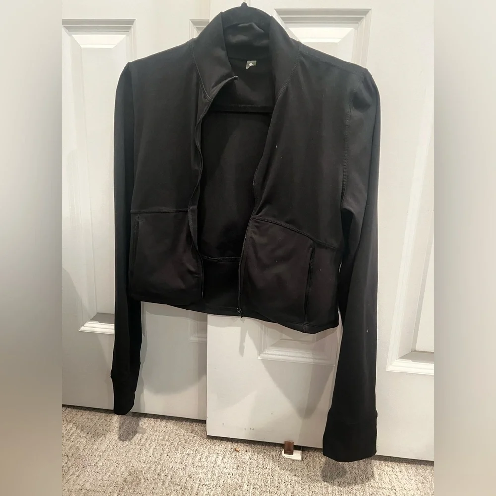 Large black fashion zip up work out jacket